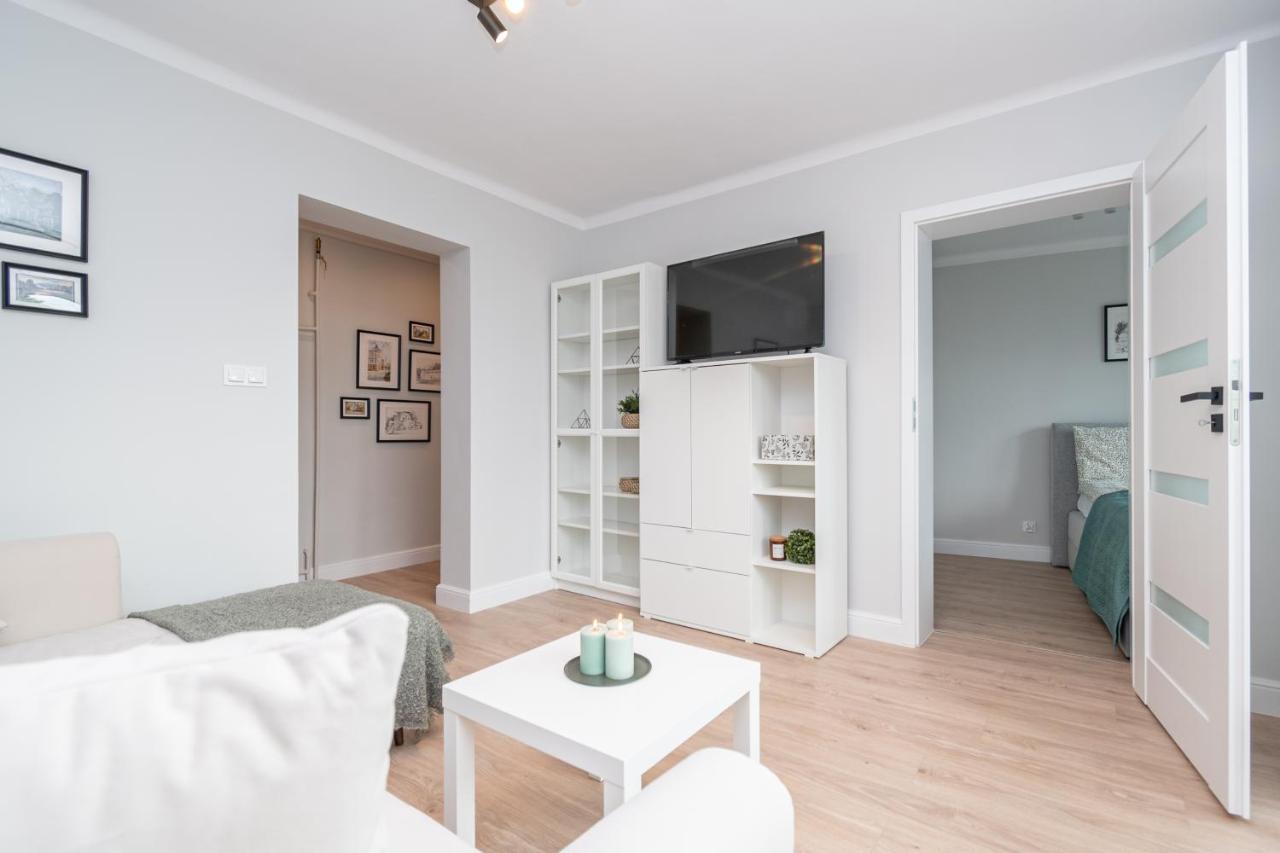 Apartament Nowy Swiat 15-17 กาลิช ภายนอก รูปภาพ